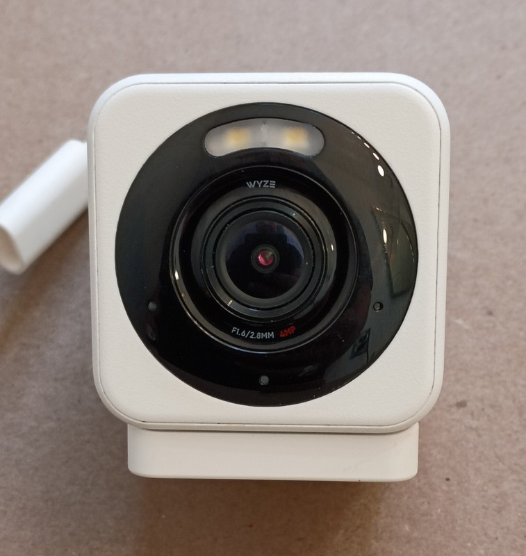 WYZE Cam v4 2.5K Camera with USB Cable and Power Adapter gallery