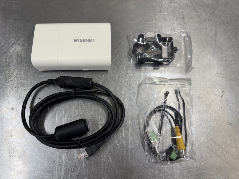 Hanwha XNB-H6240A 2MP Network ATM Camera Kit with 2.4mm Lens and Mount