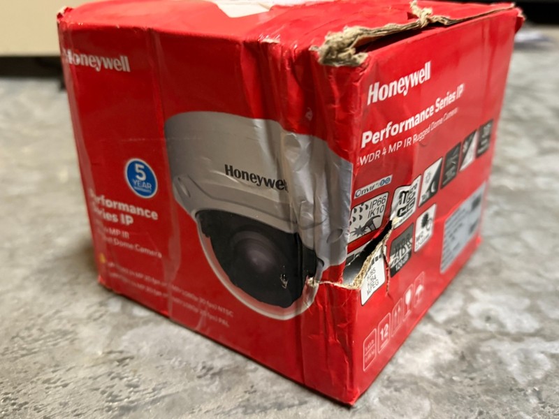 HONEYWELL IP WDR 4MP IR Rugged Dome Security Camera H4W4PER2 Open Box