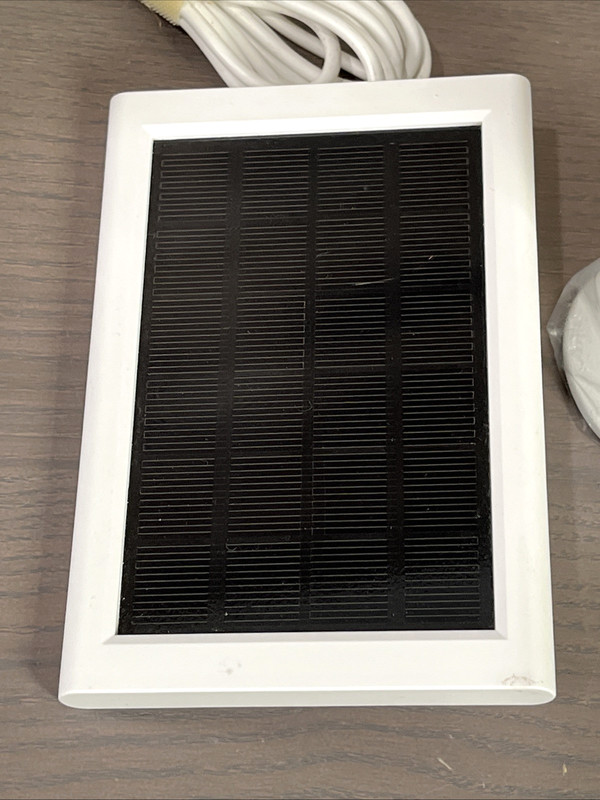 Arlo Essentials Add On 2K SecurityCamera, VMC3050, w/Solar Panel VMA6600 gallery