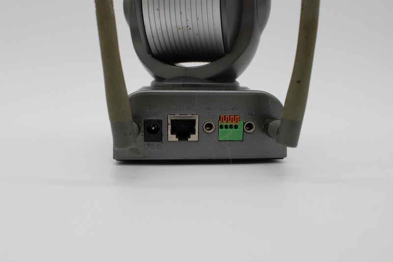 UNTESTED - D-Link DCS-6620G 2.4Hz Wireless Pan/Tilt Security camera CAMERA ONLY gallery