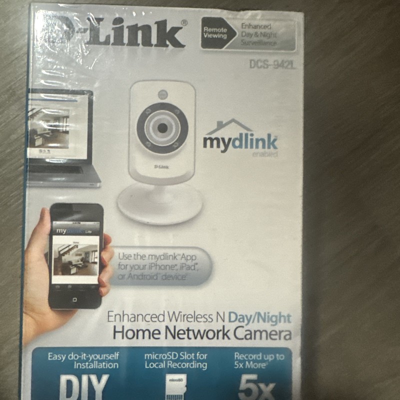 D-Link DCS-942L Wireless Day / Night Home Network Camera – New Sealed
