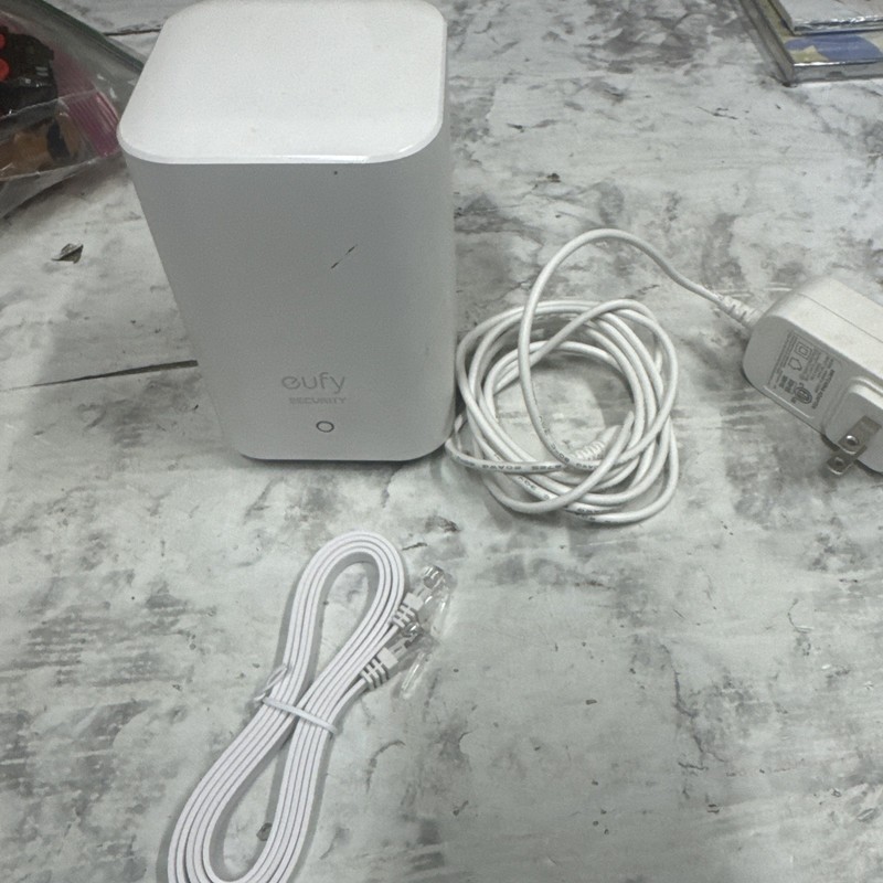 Eufy Security HomeBase 2 T8010 Wi-fi White with power adapter and cords