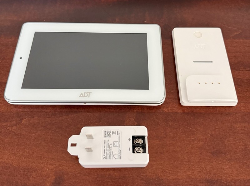 ADT WTS700 Resideo 7in Wireless Secondary Color Touchscreen with Wall Mount gallery