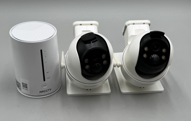 ARCCTV Dual Wi-Fi Security Camera System Wireless Outdoor 2 Pack Good Condition