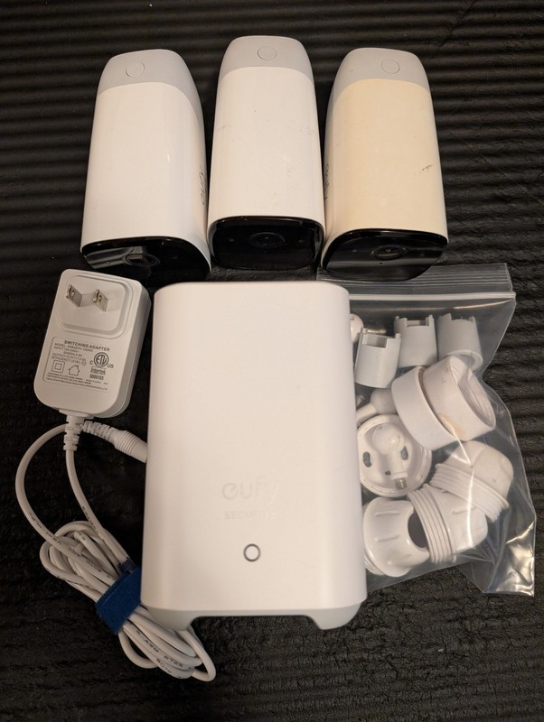 3x EufyCam 2 (T8114) w/Mounts & Eufy HomeBase 2 (T8010)