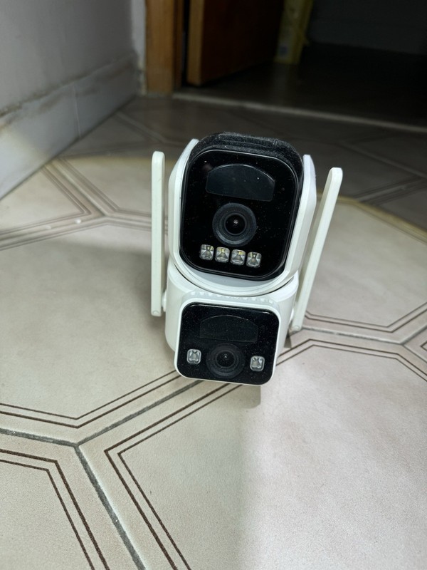COOHILIGH 2K Dual Len Screen Wireless 360 View Night Vision Security Camera USED