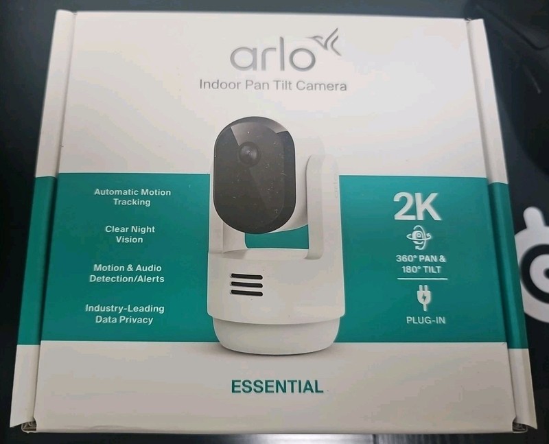 Arlo Indoor Pan Tilt Pet Camera 2K 360 Degree Pan 180 Tilt Plug In (BRAND NEW)