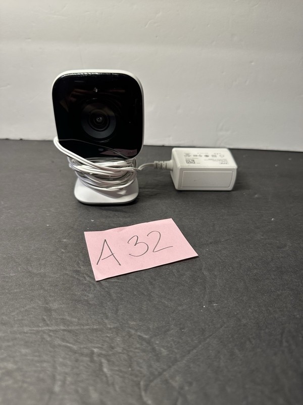 Xfinity Xcam3 Indoor Security Camera in White – Untested