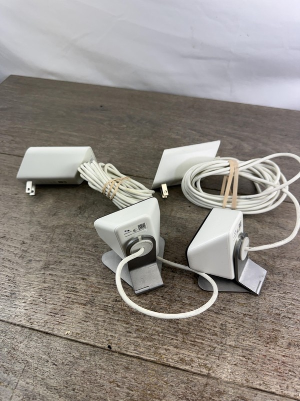 Xcam WiFi Indoor IP Security Surveillance Cameras Lot 2 Wall Mount UNTESTED gallery