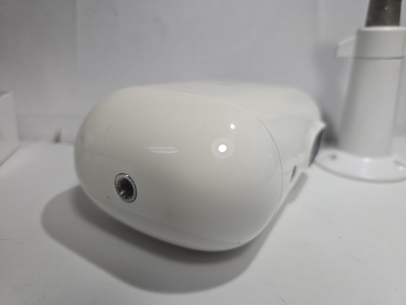 Arlo Essential XL VMC2032 Wireless Spotlight Security Camera 1st Gen Excellent gallery