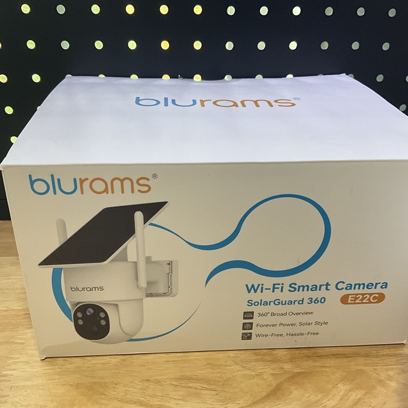 Blurams E22C SolarGuard 360 4MP Wireless Pan/Tilt Outdoor Security Camera gallery