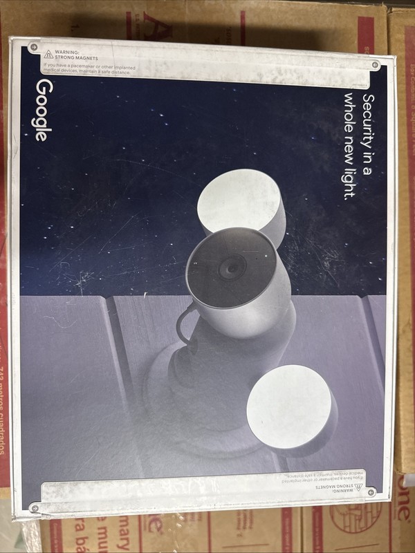 Google Nest Cam with Floodlight Outdoor Camera White ( GA02411-US) – New/Damaged