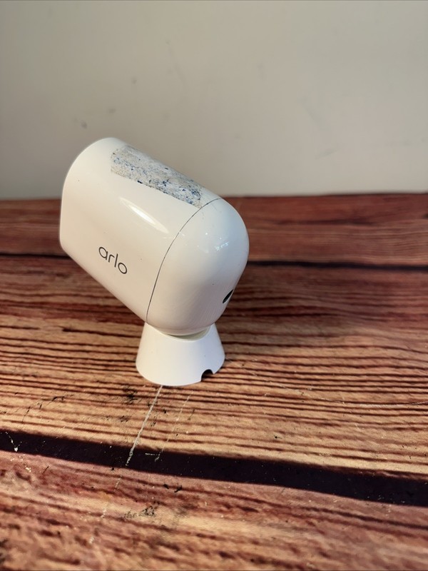 Netgear Arlo Essential VMC2030 Spotlight Wireless Indoor/Outdoor Camera White gallery
