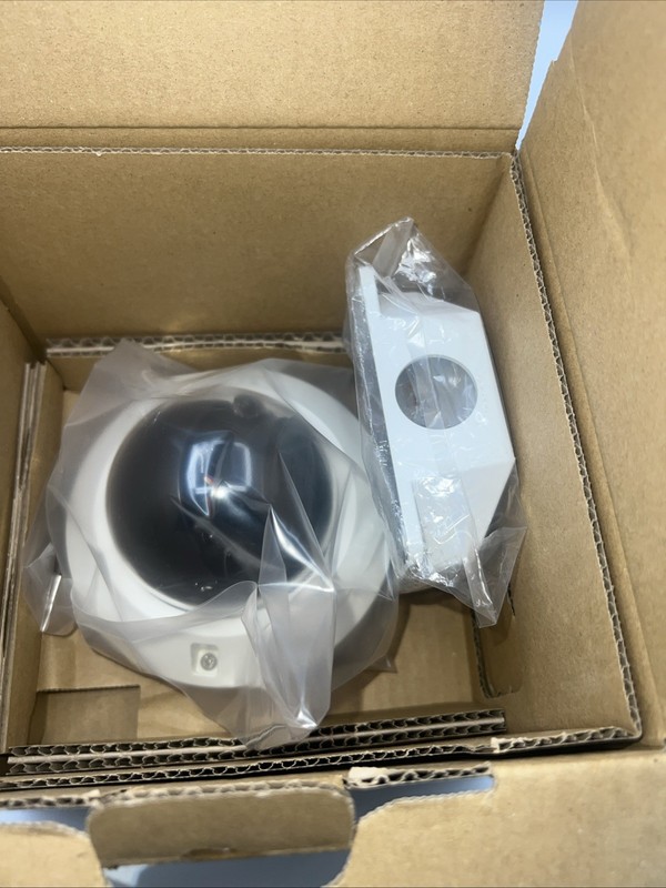 PANASONIC WV-S2131L I-PRO UNLOCKED LIVE VIDEO With Mounting Bracket & Box gallery