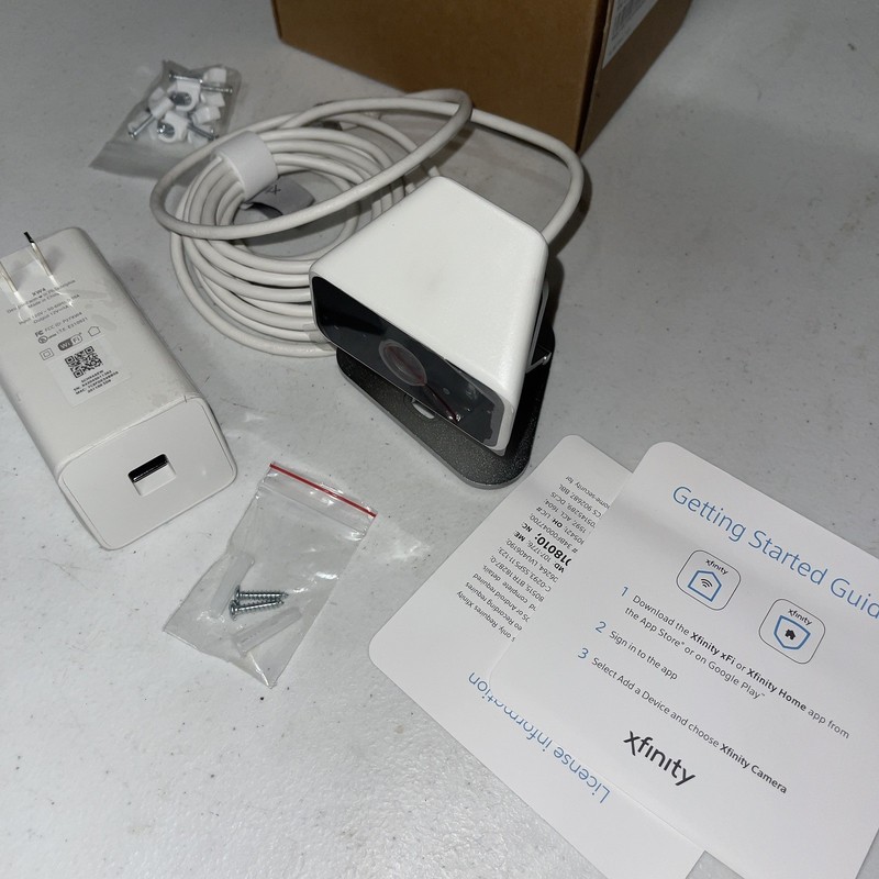 NEW Xfinity SCHX4AEW Home Wireless Security Cameras 720p HD White NIB!