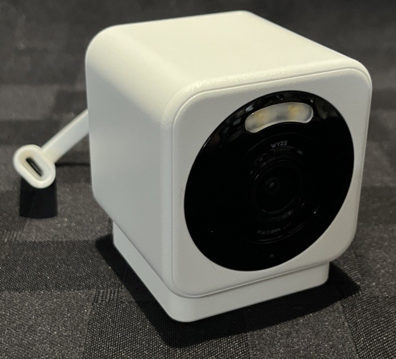 Wyze Cam v4 WYZEC4 2.5K QHD Indoor Outdoor Security Camera White Tested gallery