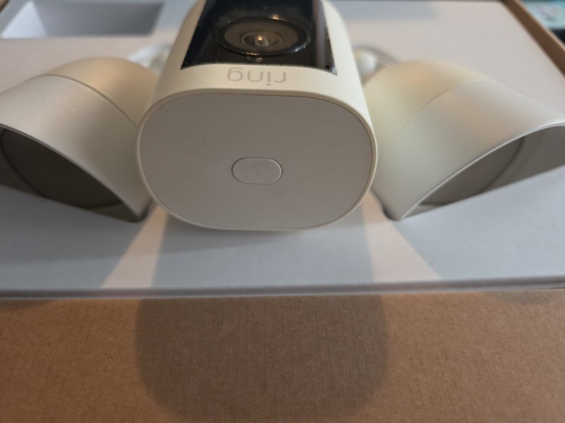 Ring Floodlight Cam Wired Pro White - Read gallery