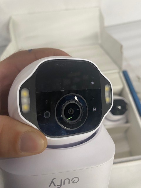 eufy SoloCam E42 HD 4K Solar Wireless Security Camera Outdoor Strobe Light AI gallery