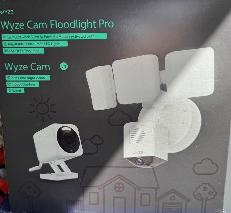 Wyze Cam Floodlight Pro & Wyze Cam V4 Brand New Combo Outdoor 3000 Lumen 2.5K HD gallery