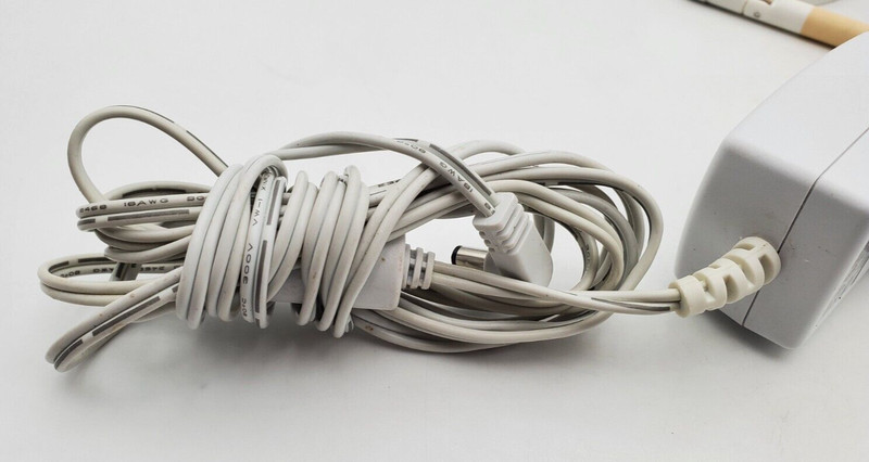 Vivint Alarm Wireless Camera White - Model ADC-V520IR With Power Supply Tested gallery