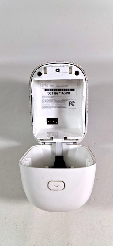 Netgear Arlo Pro VMC4030 1080 HD and Arlo VMC3030 with charger and 1 mounting gallery