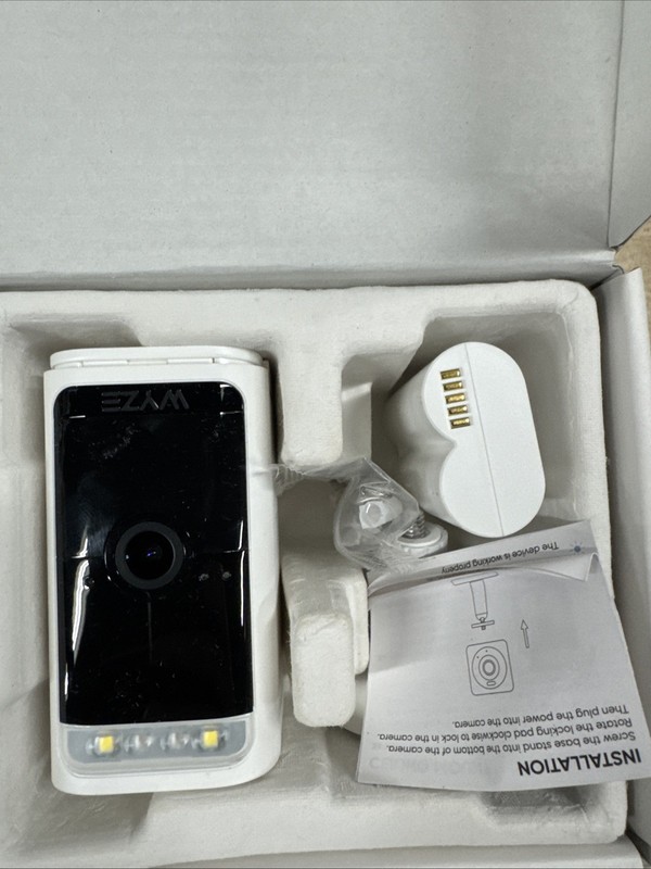 Wyze WYZECOP Battery Cam Pro Security Camera - White gallery