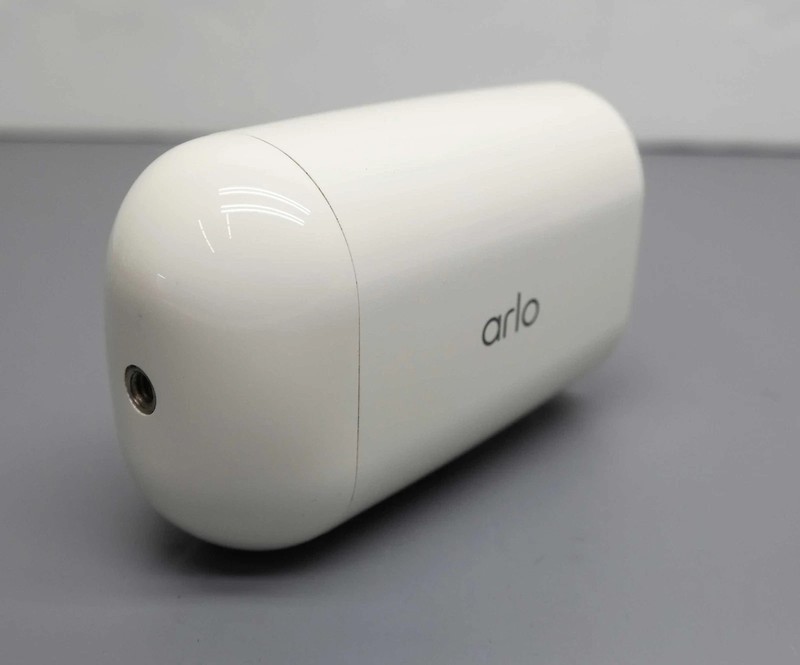 Arlo Essential XL VMC2032 Wireless Spotlight Security Camera White gallery