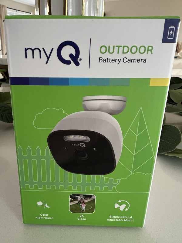 Chamberlain myQ Outdoor Battery Camera 2K Color Night Vision Spotlight NEW