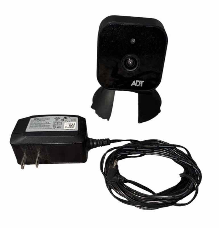 ADT Pulse RC8326 V2 Black Wireless Indoor Day/Night HD Network Camera w/ Charger