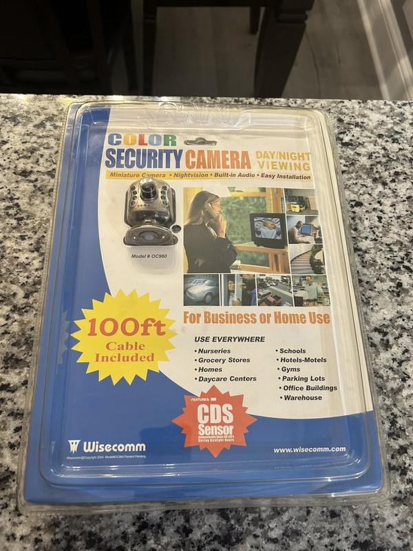 Wisecomm Color Day/Night Security Camera OC960 Night Vision-Audio DAMAGE BOX