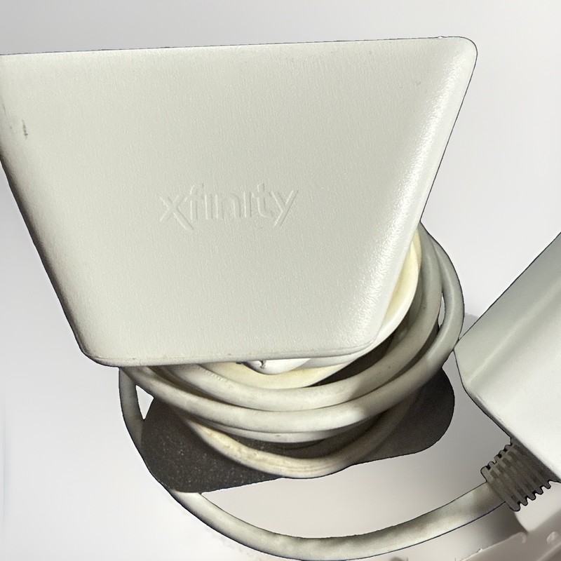 Xfinity XCAM2 SCHC2AEW 1080p HD Indoor Outdoor With Power Cord gallery