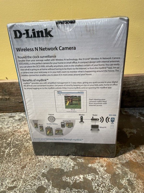 D-Link DCS-930L Wireless N Network Camera mydlink Cloud Home Security Camera gallery