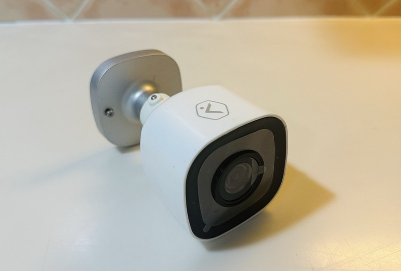 Alarm.com ADC-V723 Outdoor WiFi Security Camera White Good Cosmetic No Cable