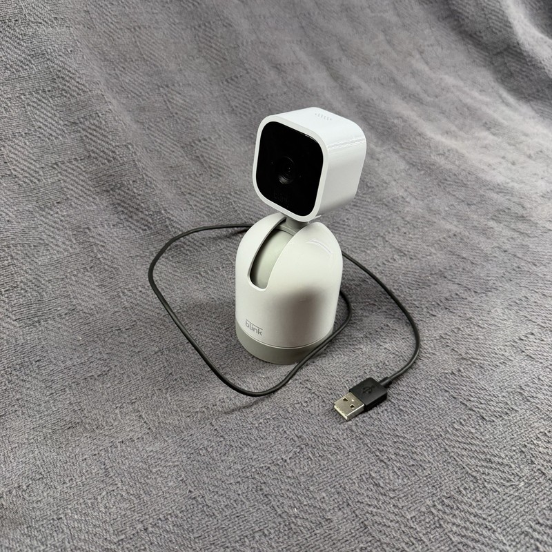 Blink Mini Pan-Tilt Camera - White gallery