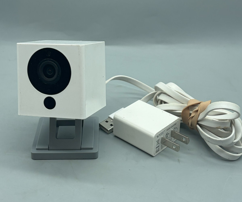 Wyze Cam v2 WYZEC2 Video Security Camera & Power Supply - Tested