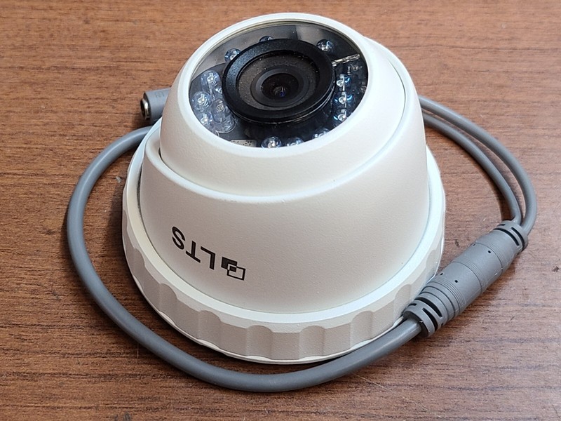 GENUINE!! LTS CMHT2132-28 1.3MP 2.88M FIXED LENS 720p HD WDR IR SECURITY CAMERA gallery